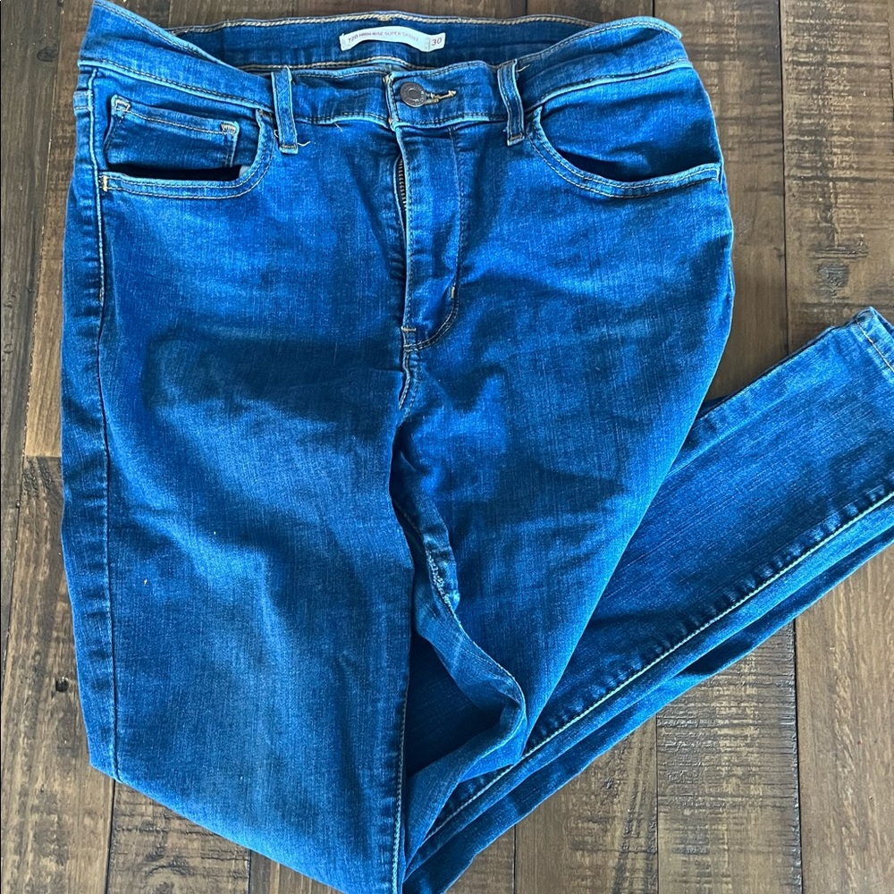 Levi 720 High Rise Super Skinny Jean